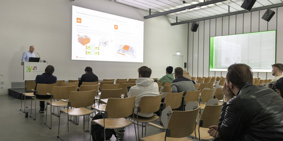 Guest lecture Pascal Kaiser 01-2026 Auditorium for Pascal Kaiser's guest lecture on material flow accounting (MFA) in the Logistics Campus lecture hall