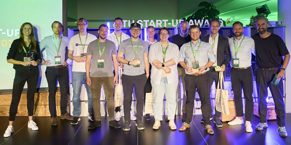 Gruppenfoto zum TU Start-up Award 2024